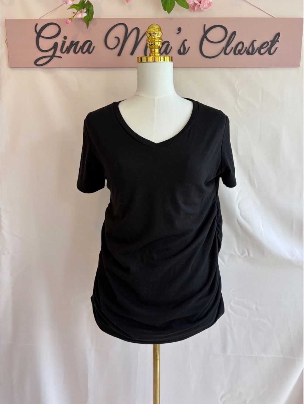 Black Short Sleeve Ruched Side V-Neck T-Shirt Size 1 by D Home